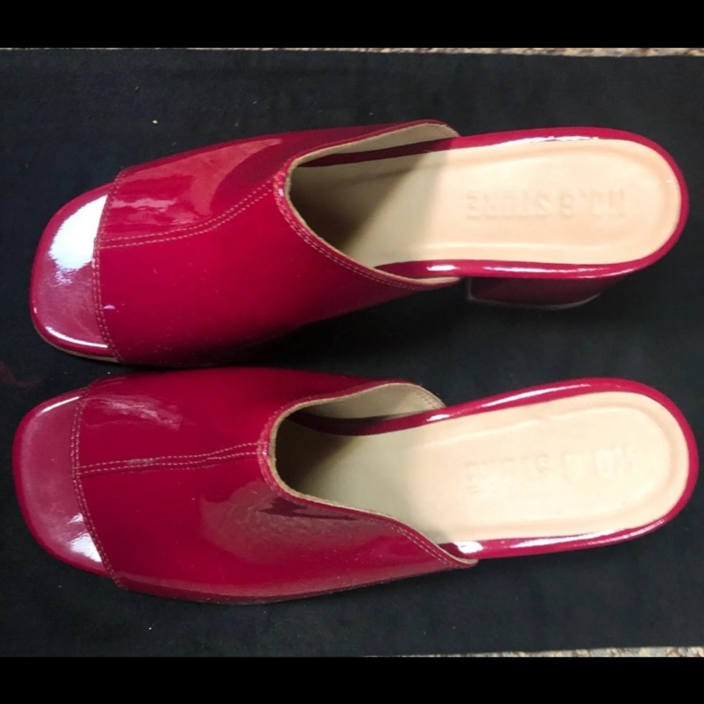 No 6 brand new red clogs